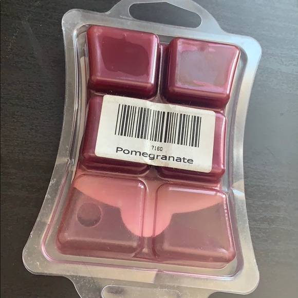 ✨FREE ADD ON✨ Heritage Pomegranate Magic Wax Melts - Picture 2 of 2